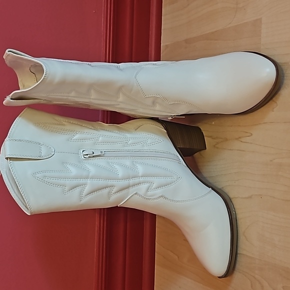 Cowboy Boot - Picture 3 of 3